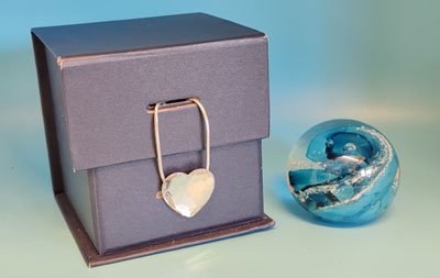 Memorial glass keepsake boxes